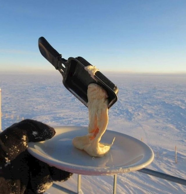 Ovo se dogodi s hranom na Antarktici na -70°C