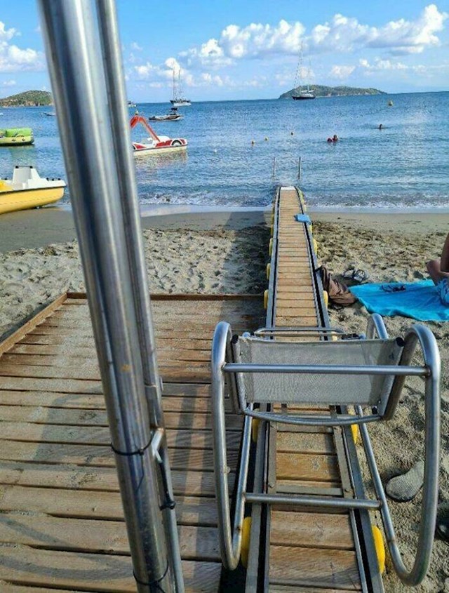 Spust u more za osobe s invaliditetom.