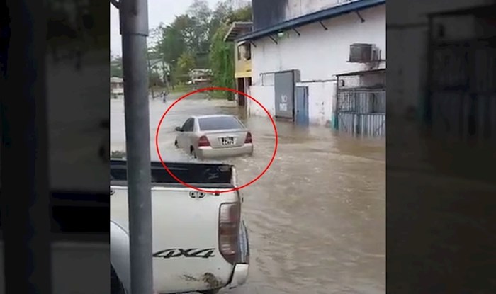 Tip pokušao ispasti faca i odvesti se kroz poplavljenu ulicu, ali nije predvidio ovakav kraj vožnje