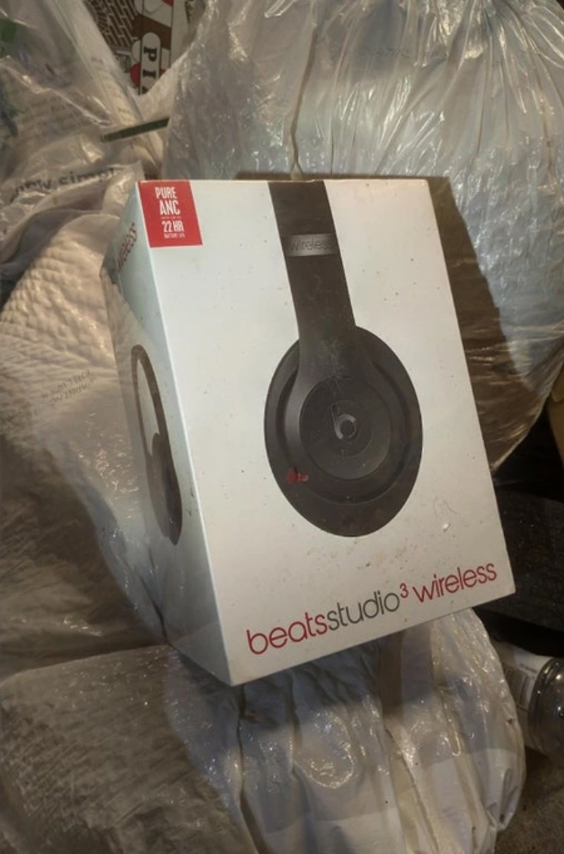 12. Ove slušalice dođu 300 dolara, a netko ih je samo tako bacio...