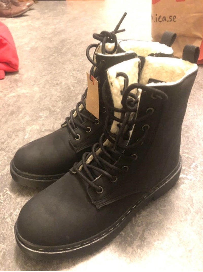 11. Taman sam prije tjedan dana vidjela da su moje čizme probušene tako da sam oduševljena ovim pronalaskom!