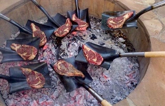 Nisu imali rešetku za grill, ali najvažnije da su se snašli