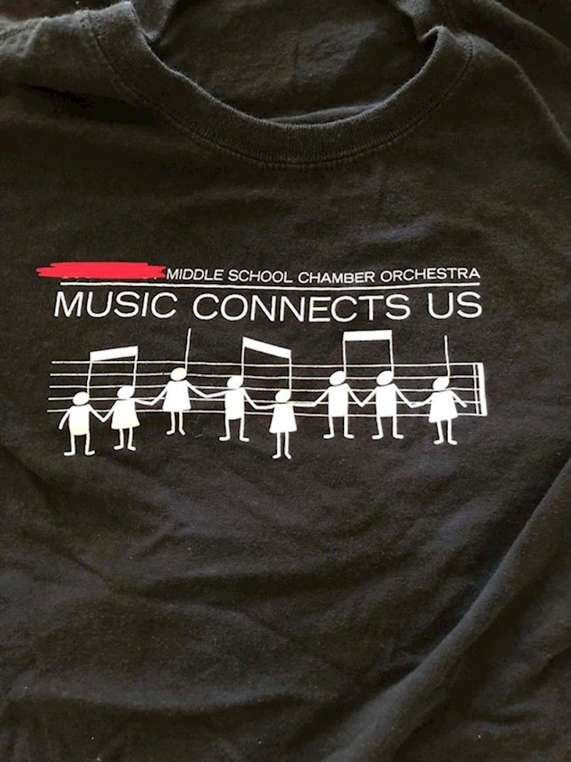 Ako pogledate malo bolje, shvatit ćete zbog čega ova majica nekima izgleda uznemirujuće.