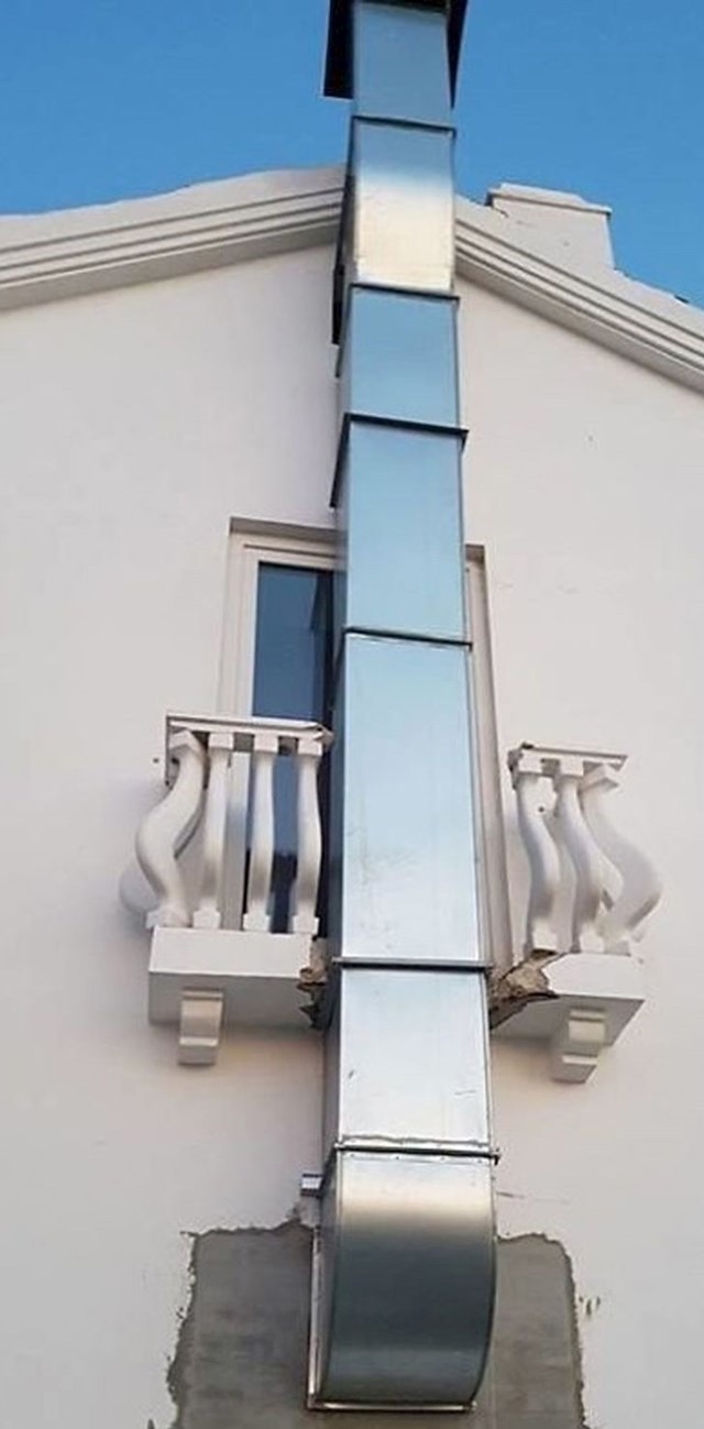 Ako je već dimnjak trebao biti baš na ovom mjestu, zašto su onda ovako realizirali?
