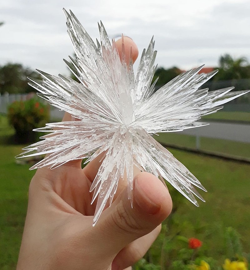 2. "Ovaj predivan kristal"