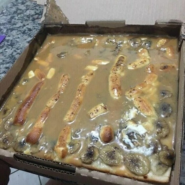 6. Da, ovo bi trebala biti pizza...