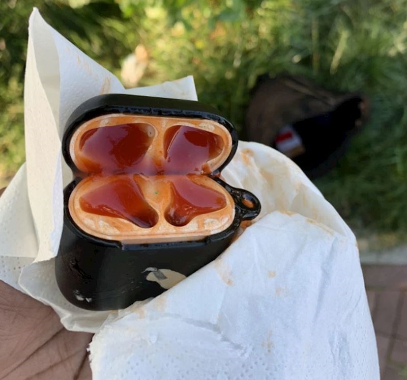 "U torbi mi je eksplodirala bočica umaka..."