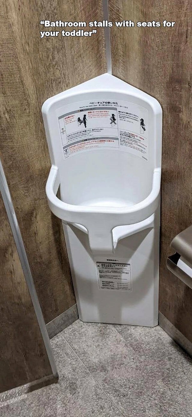 11. U ovom toaletu postoji sjedalica u kojoj majke mogu ostaviti djecu dok su na wc-u