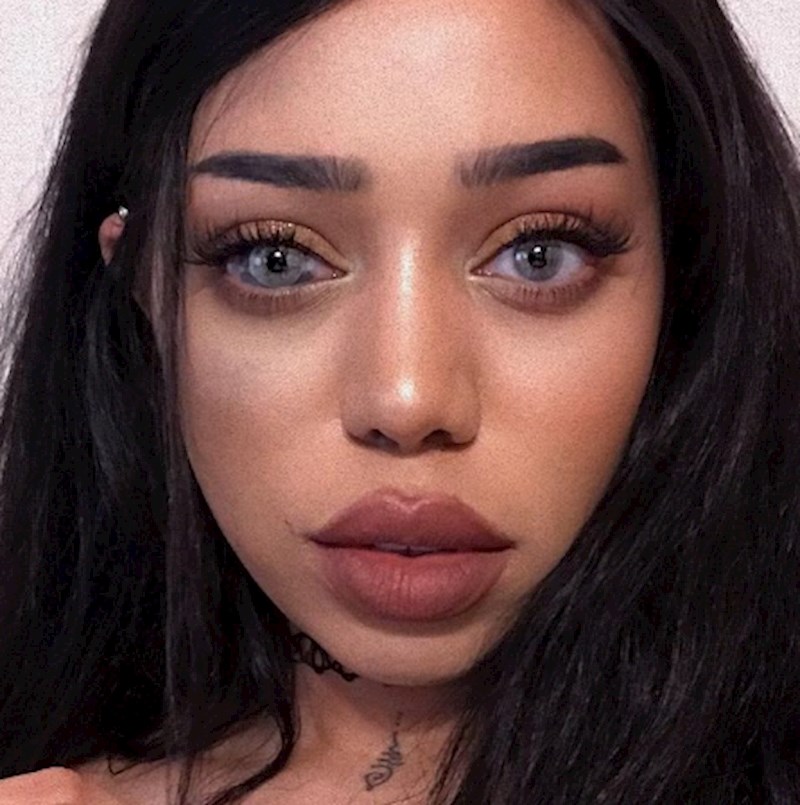 8. Velike oči koje su još i posebne boje