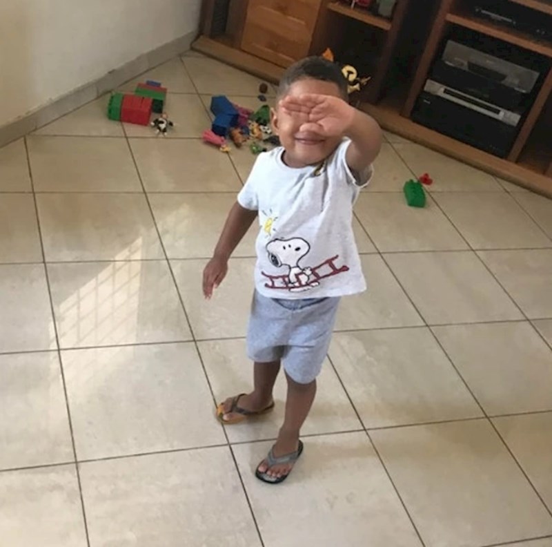 3. "Stavio je ovako ruku i rekao da ga sad ne vidim"