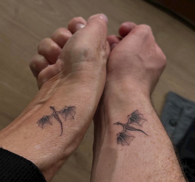 "Napravio sam istu tetovažu sa svojom mamom. Tetovirali smo zmaja jer mi je uvijek čitala priče o njima kad sam bio mali"