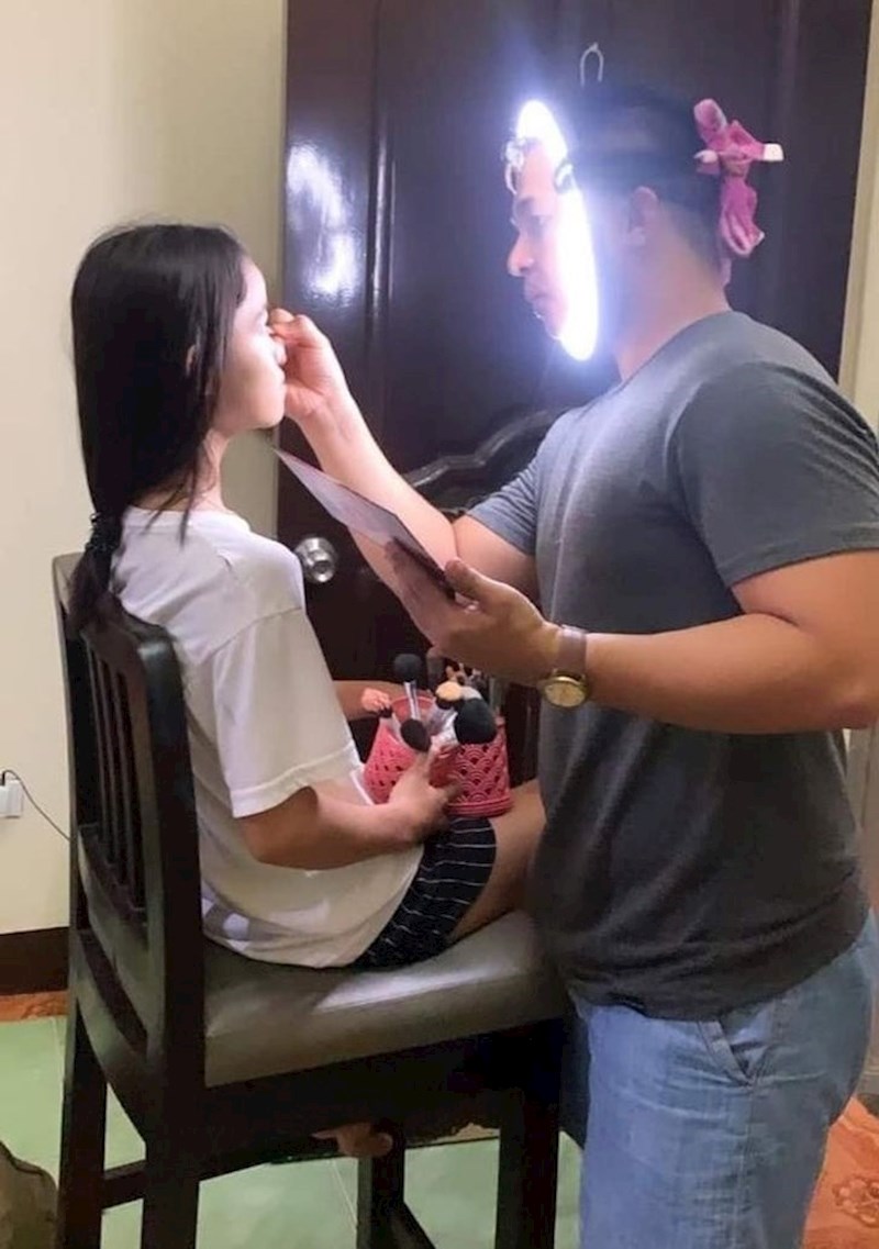 4. Moramo priznati da žalimo ovu curu, treba moći normalno gledati u tako jako svjetlo