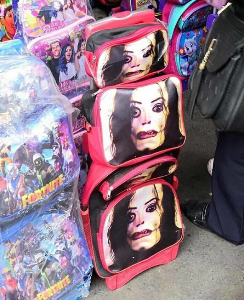 13. Michael Jackson izgleda kao lik iz horor filma na ovom ruksaku...