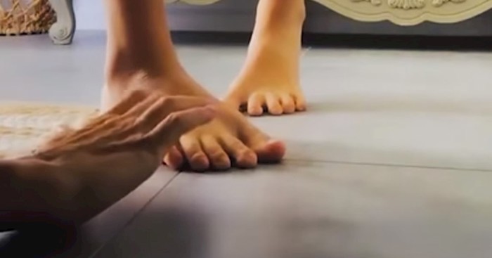 VIDEO: Ljudi se skrivali ispod kreveta i plašili ukućane, urnebesna kompilacija hit je na Instagramu