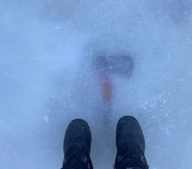 8. Sjekira ispod leda...