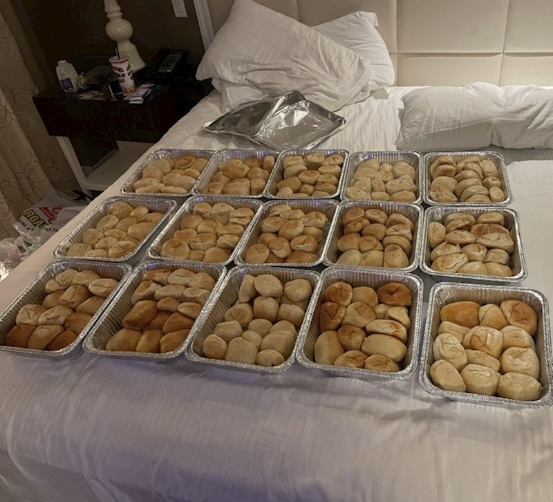 8. "Došla mi je pogrešna narudžba. Sad imam zalihu peciva za kojih mjesec dana"