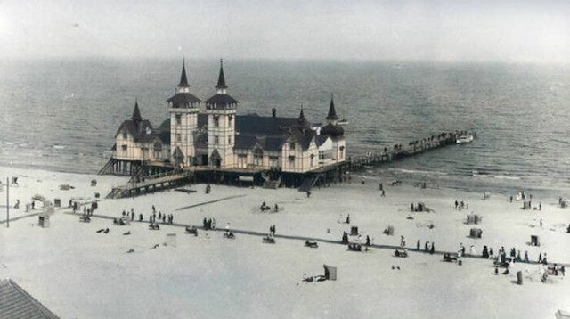 Kupalište u Poljskoj. Mjesto je postojalo između 1890-ih i 1920-ih.