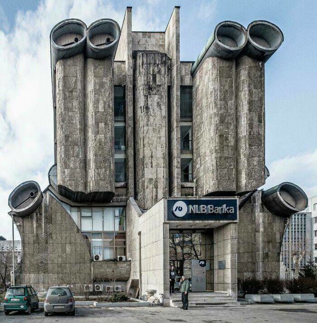 16. Zgrada banke u Tuzli
