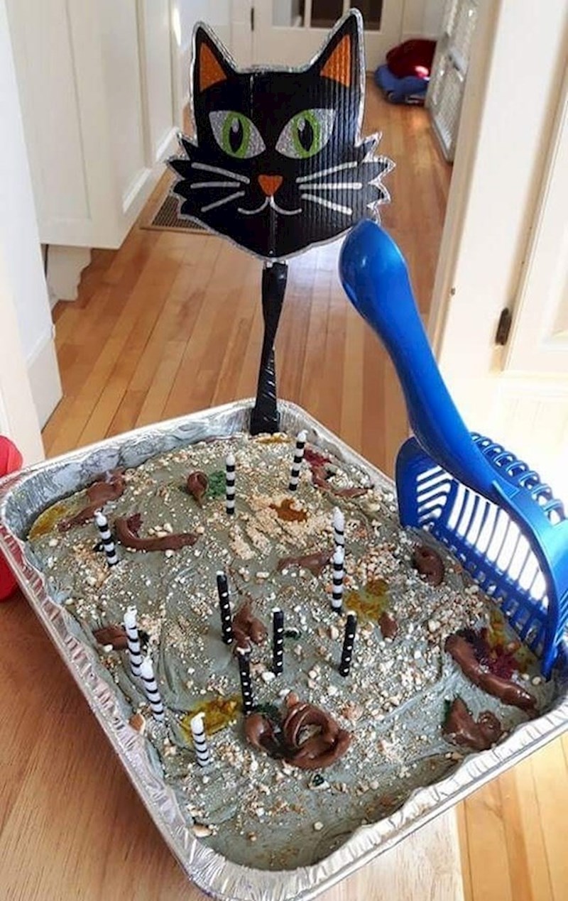 "Samohrani sam otac i imam 2 kćeri. Moja starija kći htjela je rođendansku proslavu na kojoj će sve izgledati 'odvratno' pa sam napravio svoj prvi kolač u životu. Bila je oduševljena."