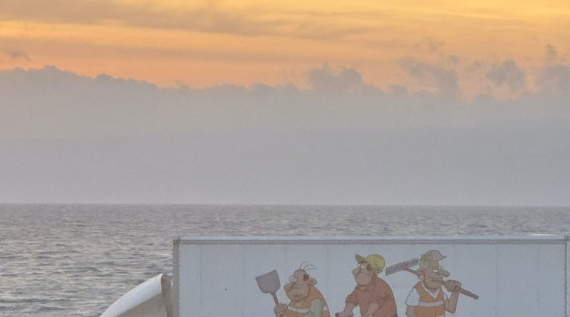 Netko je na splitskom Žnjanu snimio kamion s urnebesnim natpisom, morate vidjeti ovaj hit