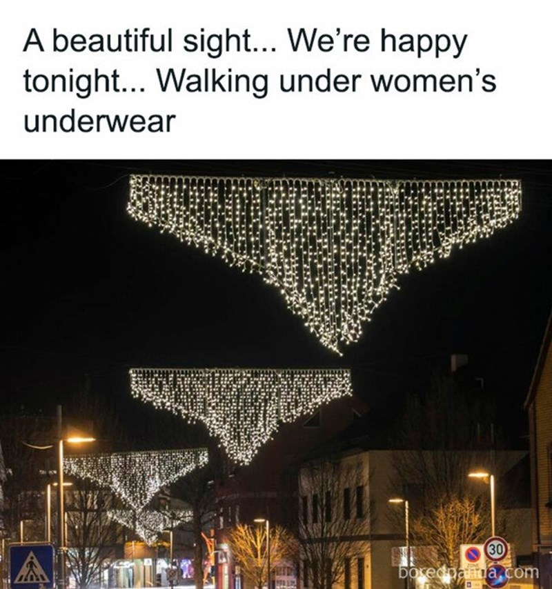 Božićni ukrasi izgledaju kao gaće