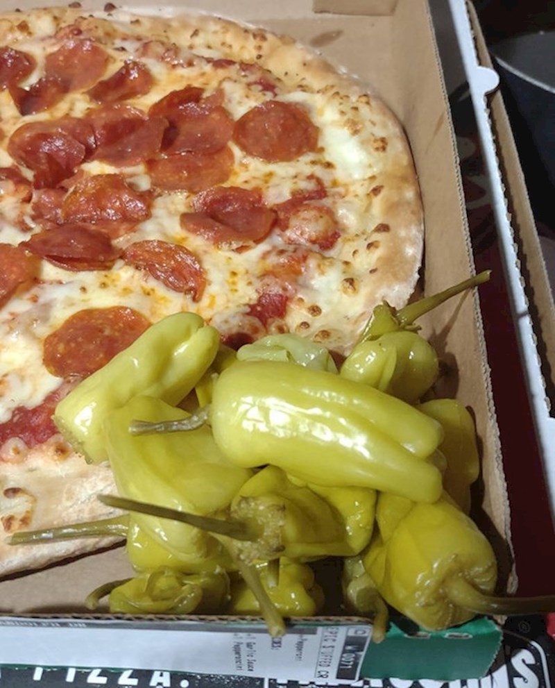 12. Tražio je jednu ljutu papričicu, a dobio po jednu za svaki komad pizze