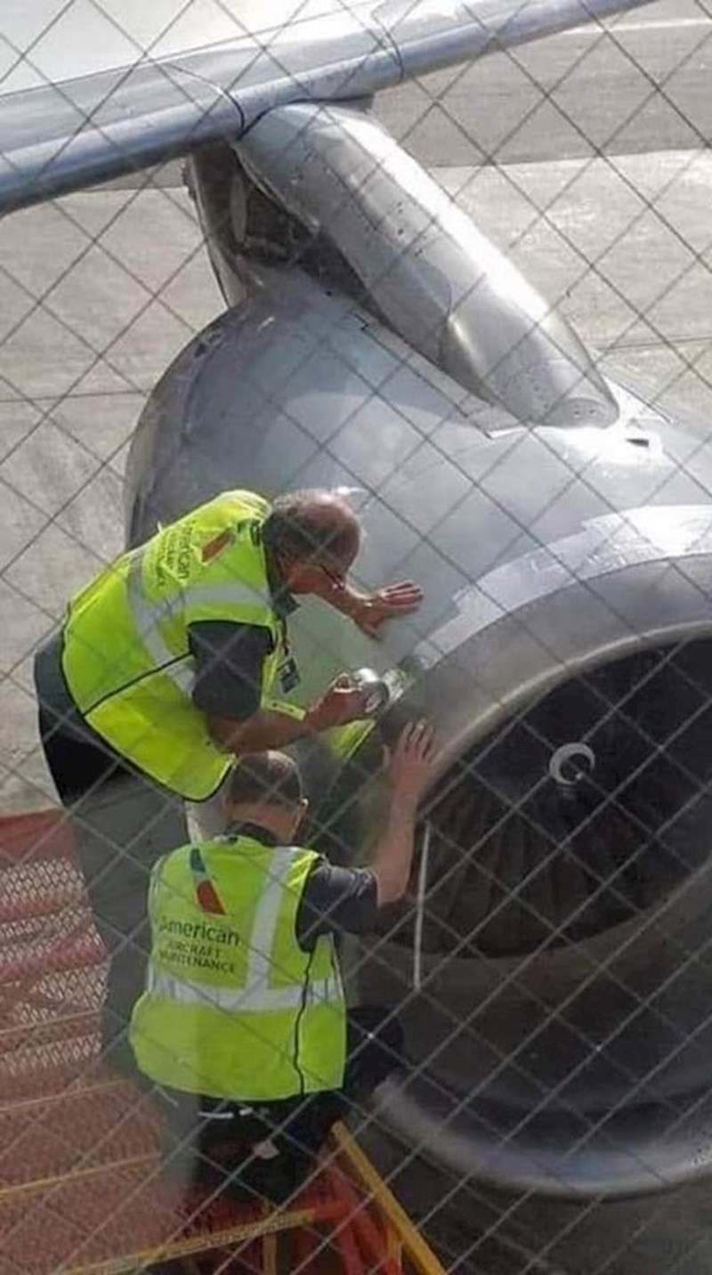 Popravljaju dijelove aviona samoljepljivom trakom?