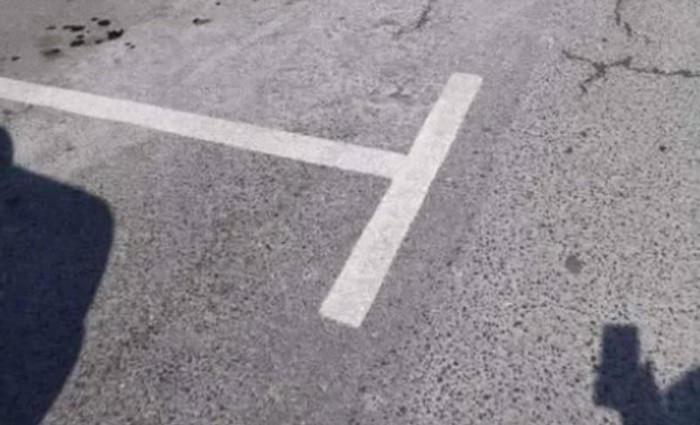 Fotka iz Srbije obišla je cijeli Balkan, morate vidjeti kako si je netko rezervirao parkirno mjesto
