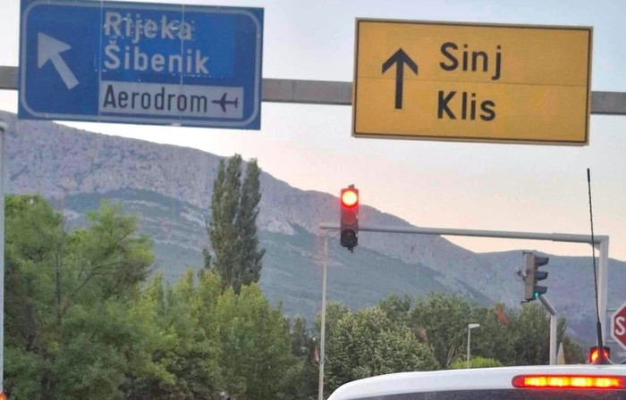 Netko je u autu pred sobom snimio nesvakidašnji prizor, ovo je moguće samo u Dalmaciji