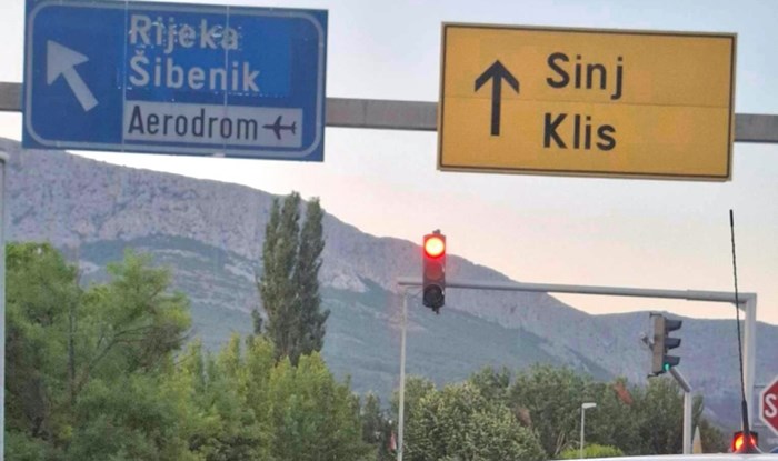 Netko je u autu pred sobom snimio nesvakidašnji prizor, ovo je moguće samo u Dalmaciji
