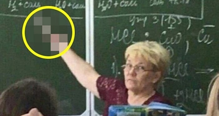 Učenik je uslikao bizaran prizor u školi, pogledajte kako je profesorica objašnjavala gradivo