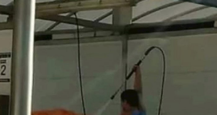 Prizor iz Dalmacije hit je na Fejsu, morate vidjeti što ovaj tip pere u autopraonici