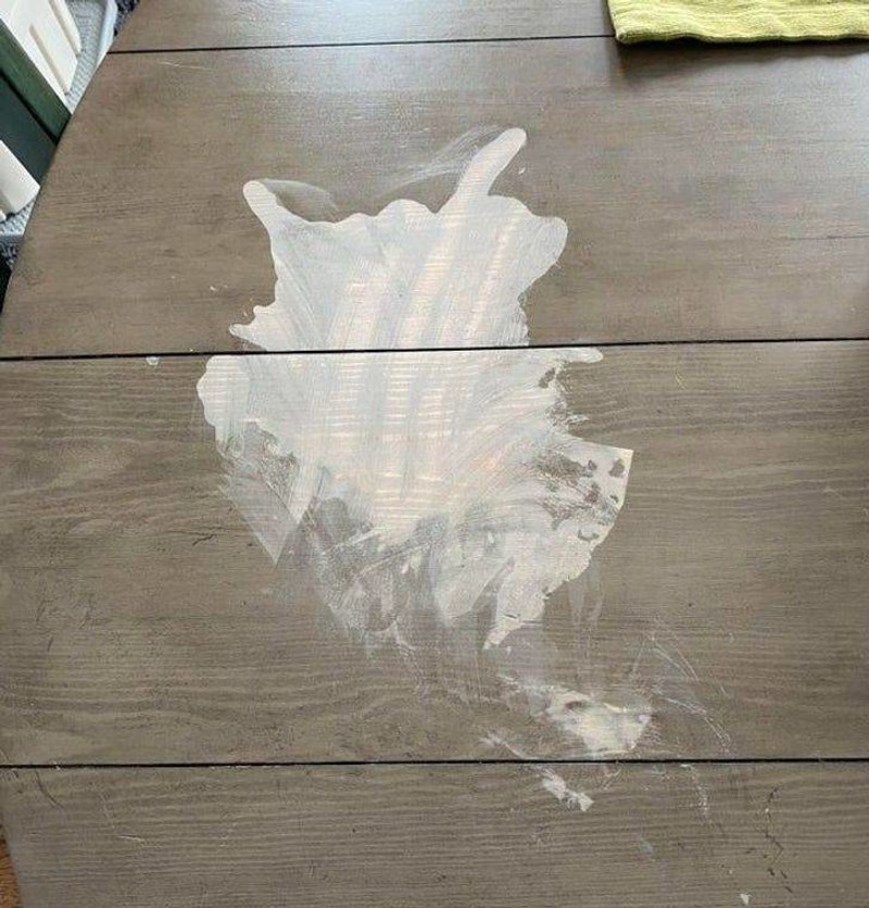 6. Moja kćer prolila je aceton po drvenom stolu
