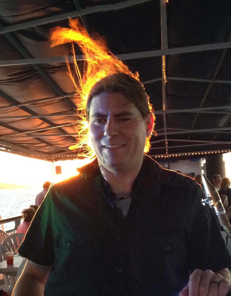 1. Zbog vjetra i zalaska sunca moja kosa izgleda kao da gori