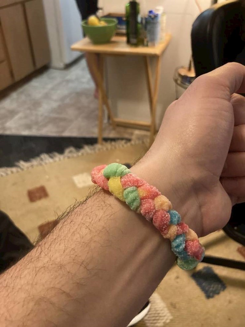 5. Narukvica od gumenih bombona