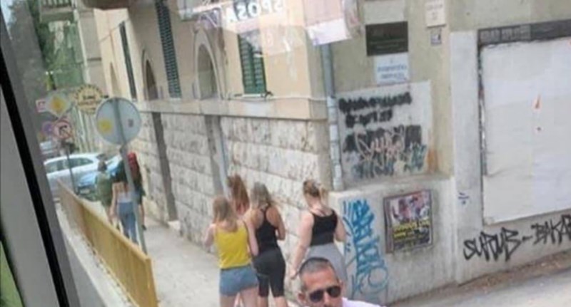 Bizarna fotka iz Hrvatske veliki je hit na popularnoj FB stranici, odmah ćete vidjeti zašto