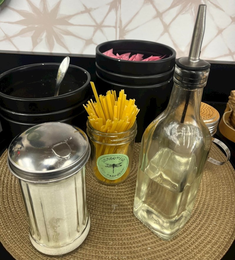 2. Ovaj kafić umjesto žličica za miješanje koristi komadiće špageta