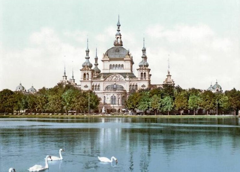 Park Hotel Bremen, Njemačka. Izgrađen je 1890., a uništen je u požaru 1907.