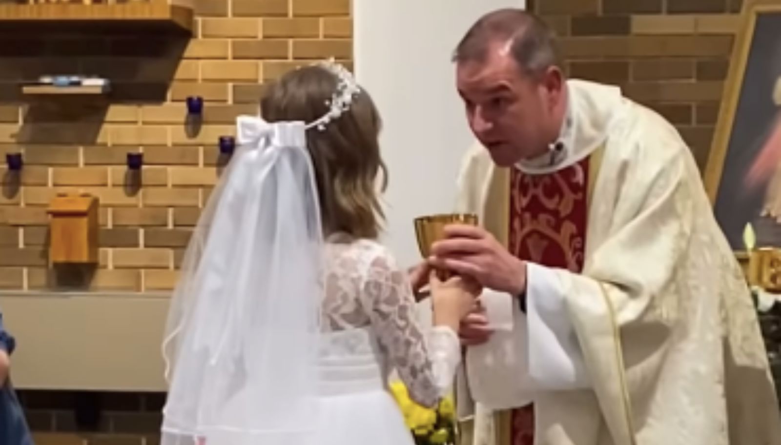 Snimka s prve pričesti ove djevojčice nasmijala je cijeli svijet, odmah će vam biti jasno zašto