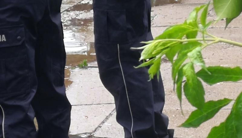 Fotka policajke skupila je tisuće lajkova na popularnoj FB stranici, razlog je odmah jasan