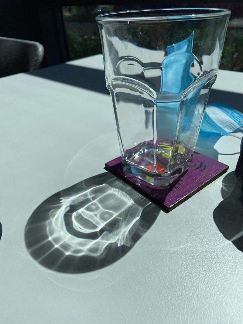 9. Refleksija čaše podsjeća na Barta Simpsona