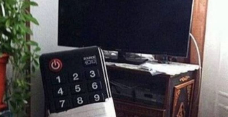 Unuk je došao kod bake pa proplakao od smijeha kad je vidio daljinski, fotka je hit na Balkanu