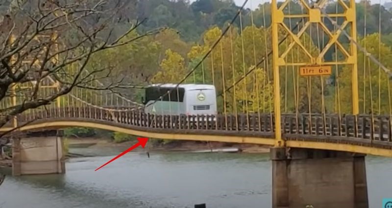 Vozač autobusa zanemario je zabranu prolaska za teža vozila, viralna snimka ledi krv u žilama