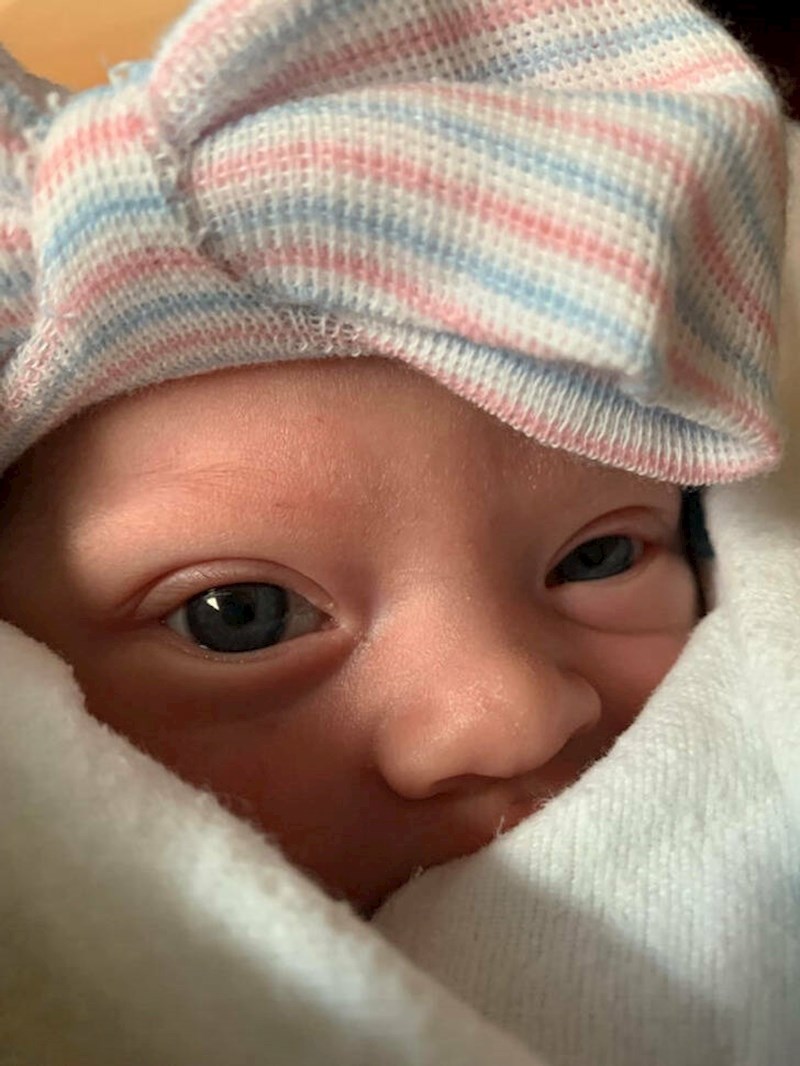 13. Nakon tri spontana pobačaja, moja je žena na svijet donijela savršenu djevojčicu!