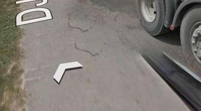 Google Street View snimio je vozača kamiona u urnebesnoj situaciji, ovo je moguće samo na Balkanu