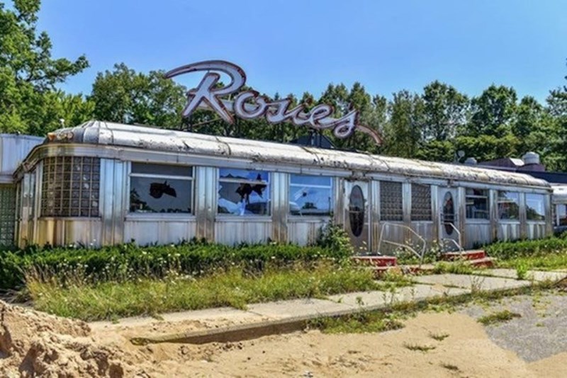 8. Napuštena američka zalogajnica koja je ne tako davno bila puna ljudi