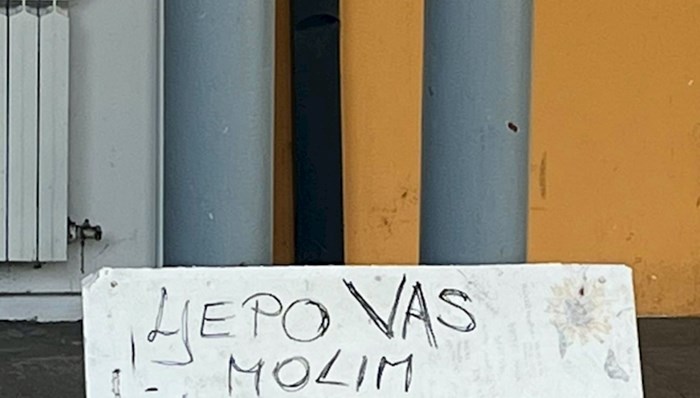 Pristojna zamolba iza jednog propalog lokala na Trešnjevci dirnula je mnoge, prizor je baš tužan