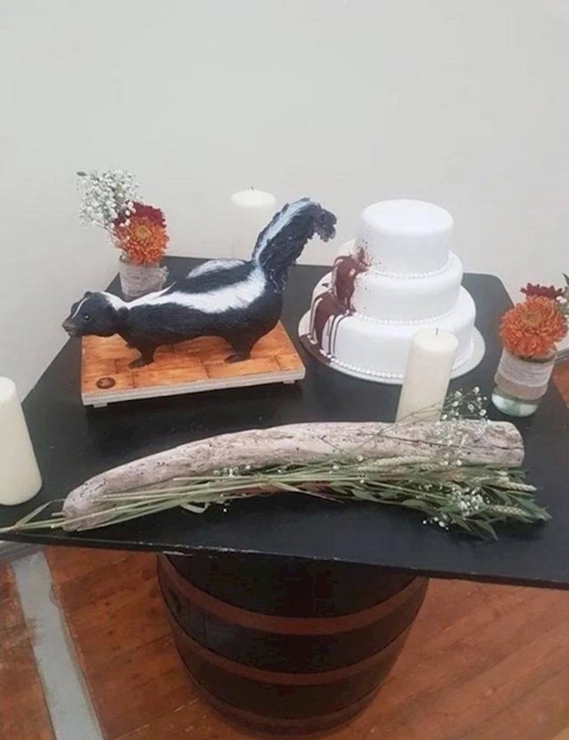 Najodvratnija torta za vjenčanje ikad!