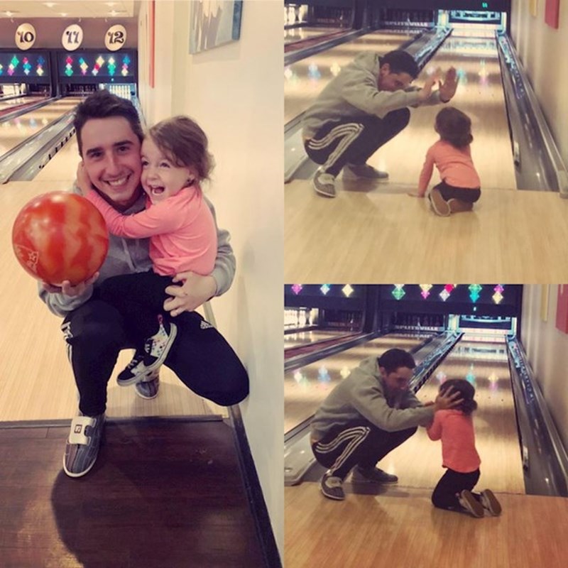 17. Slave njezino prvo rušenje čunjeva!