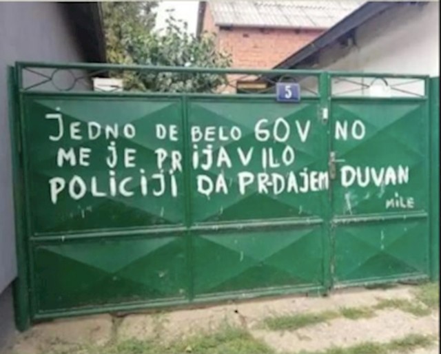Fotka iz sela u BiH nasmijala je cijelu regiju, morate vidjeti što je osvanulo na nečijoj ogradi